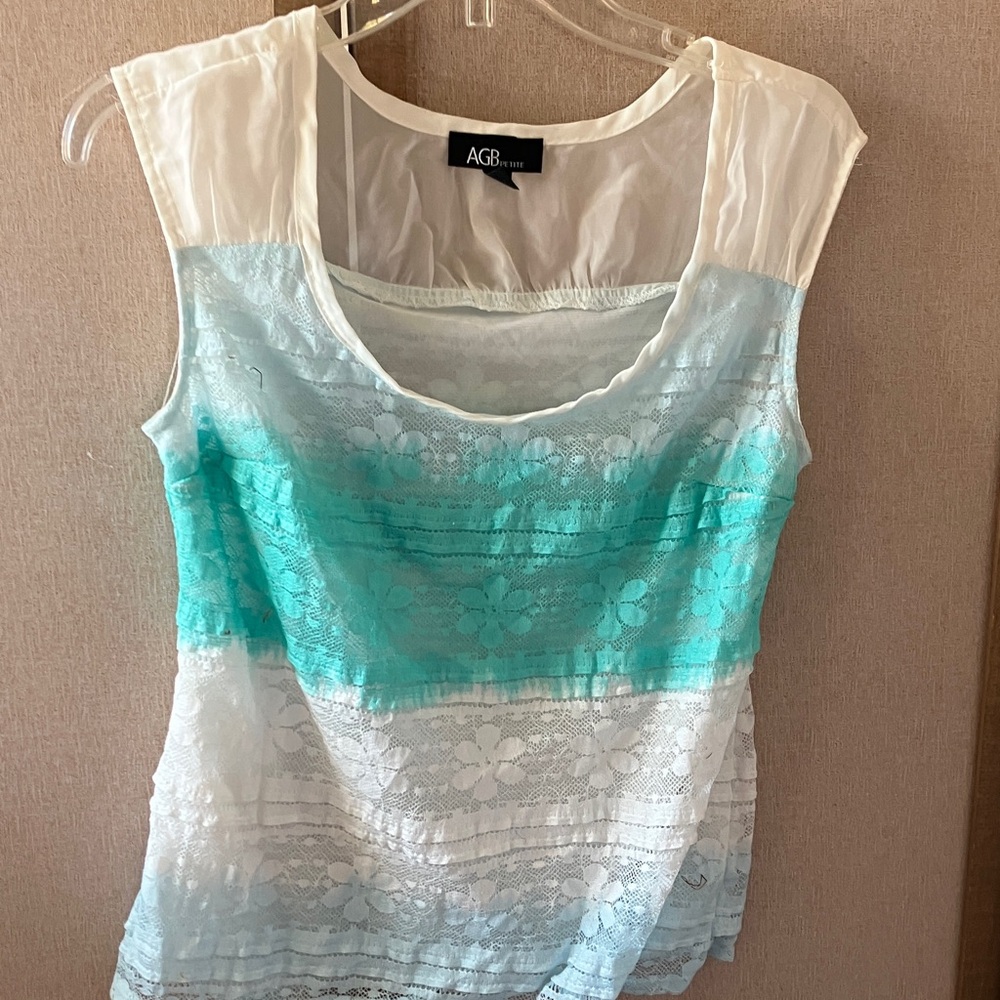 FINAL MARKDOWN AGB Women's Lace Blouse - petite small